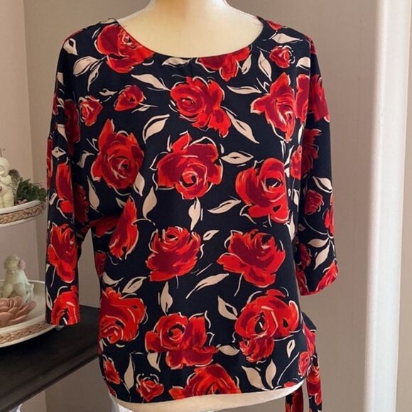 ❤️EUC Floral blouse (size Small)❤️ - Picture 1 of 5